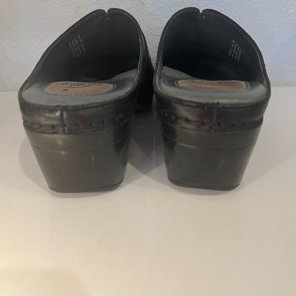 Dansko clogs size 7 - Picture 9 of 14